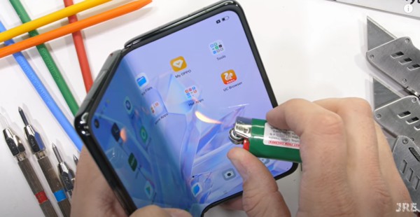 JerryRigEverything 영상 화면 캡처