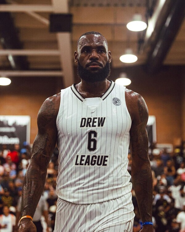 출처: LeBron James