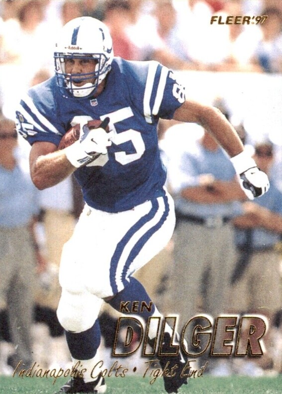 켄 딜거는 1995년 NFL 드래프트 2라운드에서 인디애나폴리스 콜츠에 드래프트돼 7시즌을 보낸 후 탬파베이 버커니어스(Tampa Bay Buccaneers)에서 3시즌을 활약했다. [사진출처=이베이]