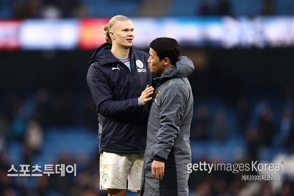 홀란드(왼쪽)와 황희찬 / 사진=Gettyimages 제공