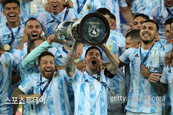 2021 코파 아메리카에서 우승을 차지한 아르헨티나 선수단 / 사진=Gettyimages 제공