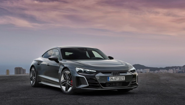 이미지 출처: 다음 아우디  (아우디 RS e-트론 GT 2022년형)