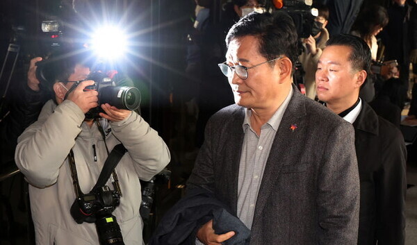 송영길 전 더불어민주당 대표가 지난 8일 오전 서울 서초구 서울중앙지방검찰청에 피의자 신분으로 출석하고 있다. 사진=뉴시스