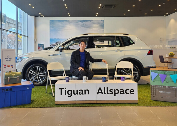 폭스바겐 공식딜러 지엔비오토모빌 프로야구 구자욱 선수와 함께한 연말 특별 팬사인회 성료. 사진=지엔비오토모빌