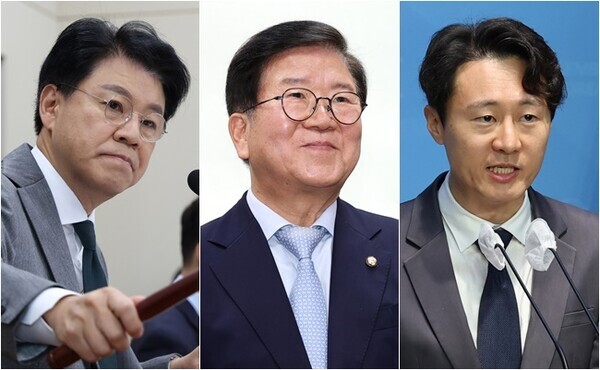 (왼쪽부터) 장제원 국민의힘 의원, 박병석 전 국회의장, 이탄희 더불어민주당 의원. 사진 = 뉴시스