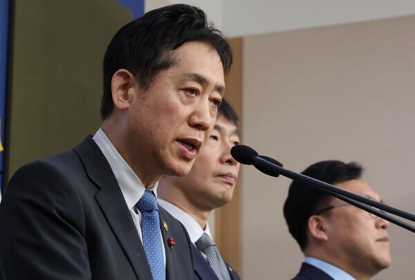 김주현 금융위원장이 28일 오전 서울 종로구 정부서울청사 별관에서 '태영건설 워크아웃 신청 관련 대응방안'관련 브리핑을 하고 있다. 사진 = 뉴시스