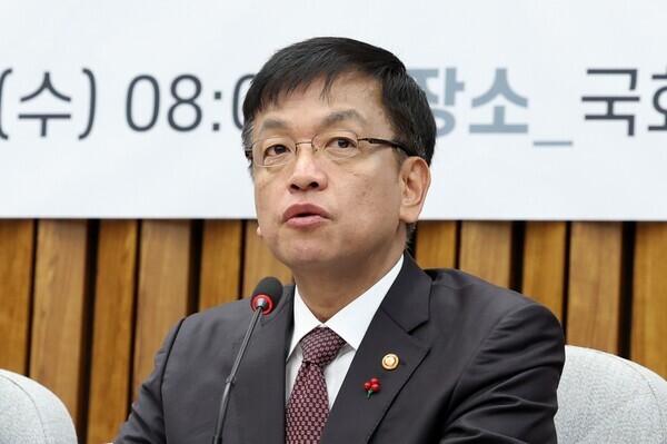 최상목 경제부총리 겸 기획재정부 장관이 3일 오전 서울 여의도 국회에서 열린 2024년 경제정책방향 당정 협의회에서 발언을 하고 있다. 사진 = 뉴시스