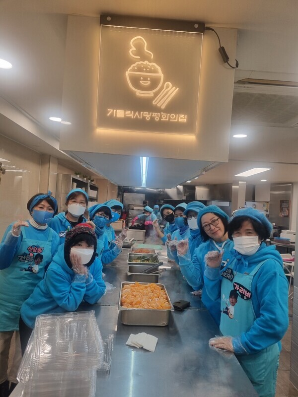 영웅시대 밴드 나눔 봉사. 사진=영웅시대