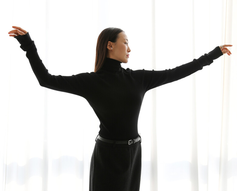 춤꾼, 연극배우, 안무가, 사업가로 팔색조 삶을 살고 있는 안미경씨.