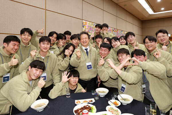 ‘신입사원과의 한마음의 장’ 행사에 참석한 대우건설 백정완 사장. 사진=대우건설