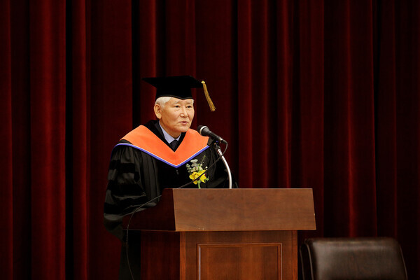 이종진 장안대학교 총장이 취임식서 인사말을 하고 있다 사진=장안대학교 입학처