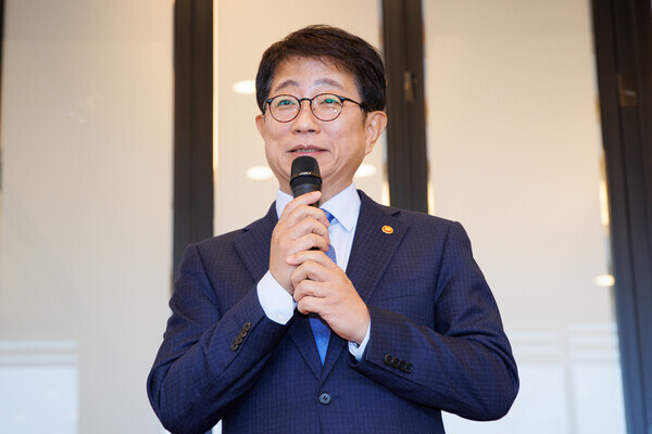 박 장관은 5일 세종에서 열린 국토부 기자간담회에서 집값이 하향 안정화 될 전망으로 내다봤다. 사진은 박상우 국토교통부 장관. 사진=뉴시스