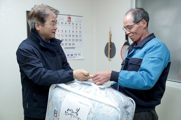 이동환 고양특례시장이 설 명절을 앞두고  사회복지시설 및 취약가정을 방문해 격려의 마음을 전했다. 사진=고양시