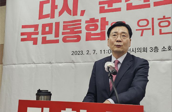 김형석 전 통일부 차관은 7일 전남 순천시의회에서 국민의힘 후보로 오는 4월 치러지는 총선에서 순천갑 선거구에 출마한다고 밝혔다. 사진=국민의힘