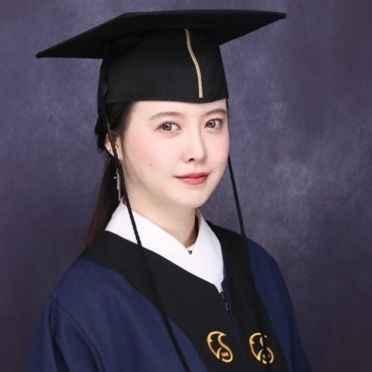 학사모를 쓴 구혜선. 사진=구혜선 인스타그램