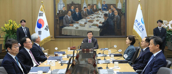 이창용 한국은행 총재가 22일 오전 서울 중구 한국은행에서 열린 금융통화위원회 본회의에서 회의를 주재하고 있다. 사진=한국은행
