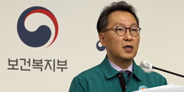 박민수 중앙사고수습본부 부본부장(보건복지부 제2차관)이 지난 21일 세종시 정부세종청사에서 의사 집단행동 중앙사고수습본부 회의 내용 등을 발표하는 모습. 사진=뉴시스