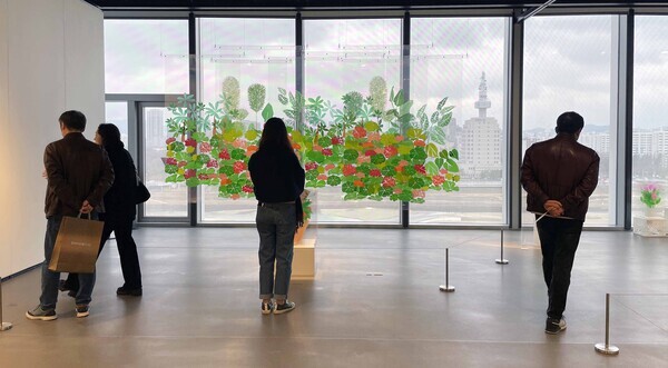 대전신세계 Art&Science '상상정원'展 중 김서울 작가의 '베란다정원(2024)'. 사진=신세계백화점
