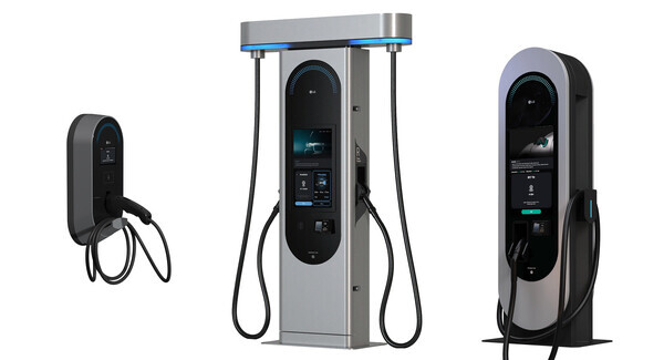 LG전자 전기차 충전기. 좌측부터 7kW 벽부형, 100kW, 200kW. 사진=LG전자