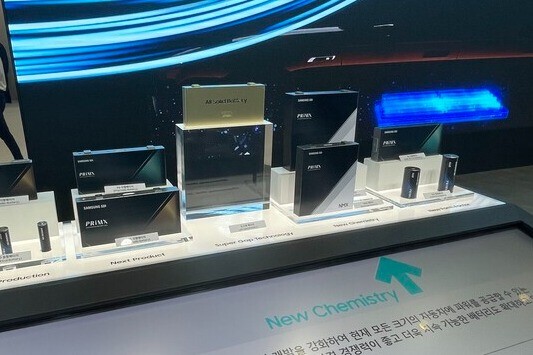 삼성SDI의 각형·전고체·46파이 배터리가 나란히 전시돼 있다. 사진=김정후 기자