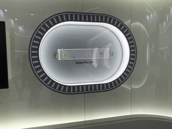 SK온의 윈터 프로 LFP 배터리. 사진=김정후 기자