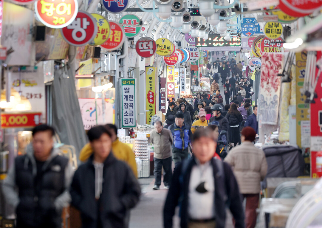 고물가 고환율에 소비자심리도 '...